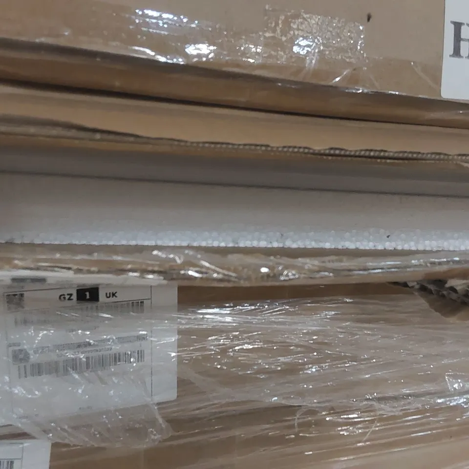 PALLET CONTAINING A LARGE ASSORTMENT OF FURNITURE ITEMS INCLUDING: MICOZY DESKS ECT
