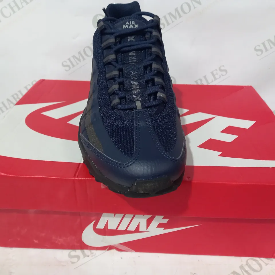 BOXED PAIR OF NIKE AIR MAX 95 UL SHOES IN NAVY UK SIZE 7