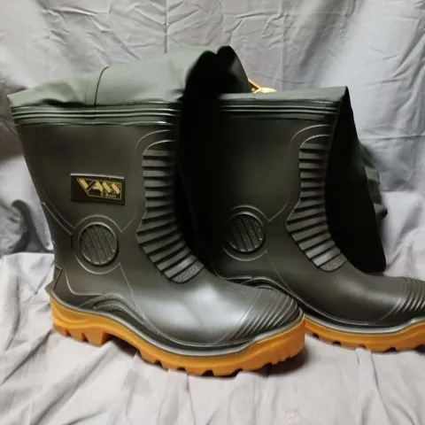 BOXED VASS CHEST WADERS – UK 11 (EU 45) – DARK GREEN