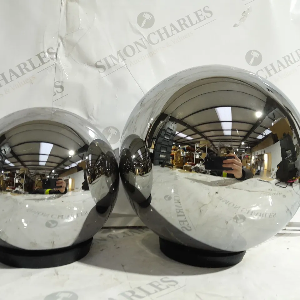 BOXED KELLY HOPPEN SET OF 2 INDOOR OUTDOOR PRELIT GLASS DECOR, REFLECTIVE ORBS