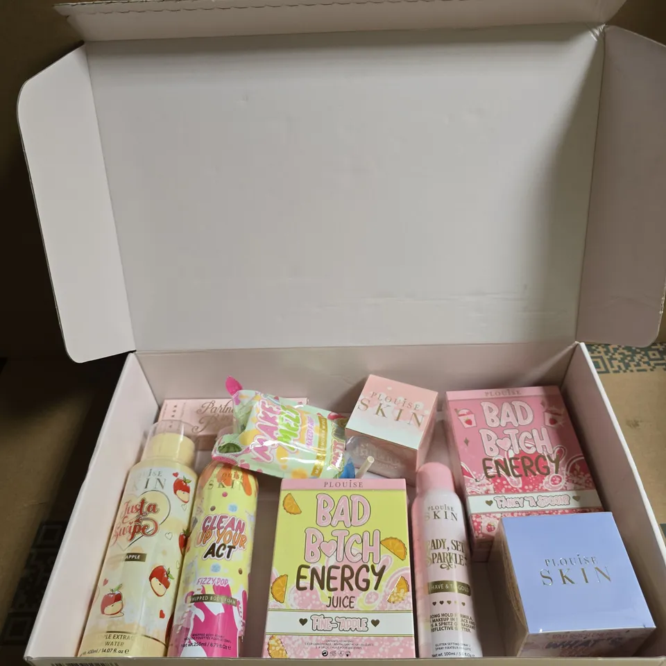 PLOUISE BEAUTY BOX TO INCLUDE STRETCHY BODY SCRUB, WINTER APPLE EXTRACT MICELLAR WATER AND GLITTER SETTING SPRAY