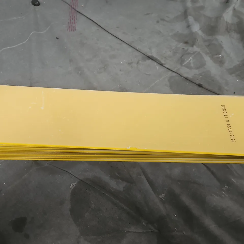 SET OF 10 BLANK YELLOW LICENCE PLATES