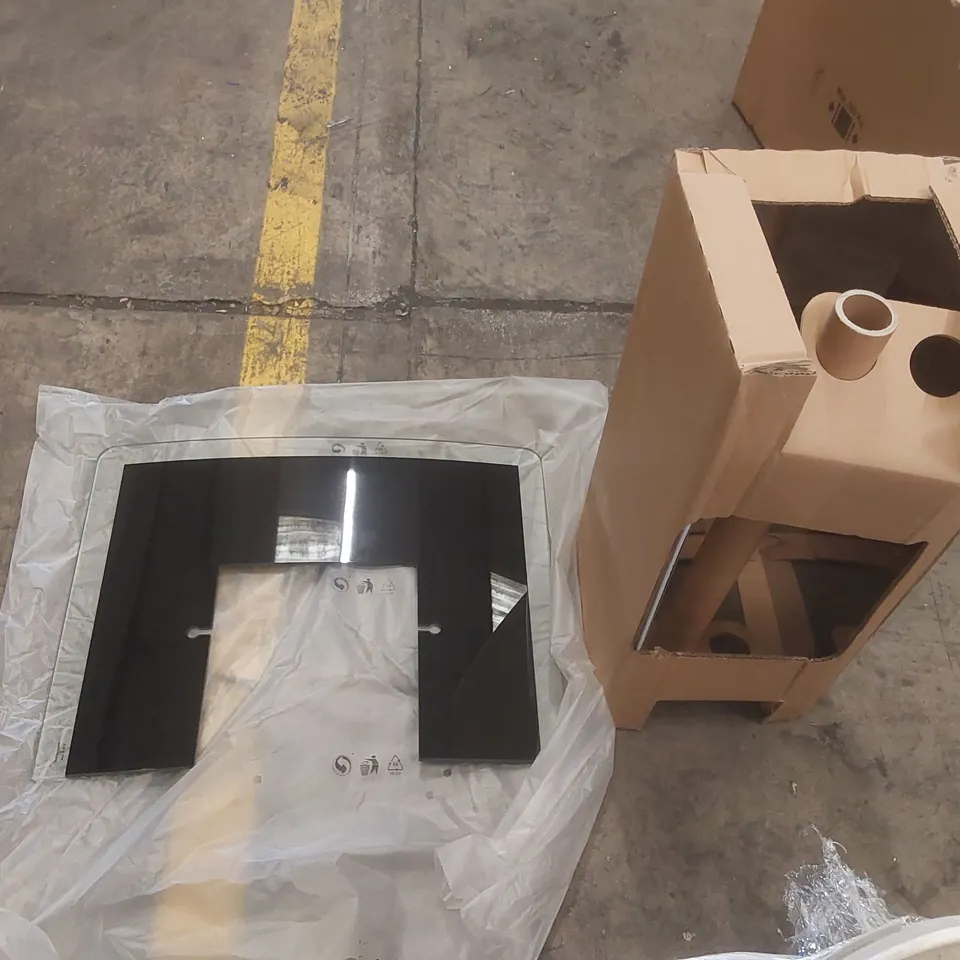 BOXED HOTPOINT PHGC6.5FABX COOKER HOOD