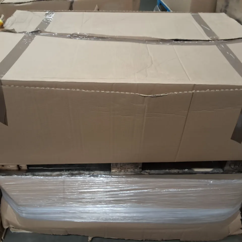 PALLET CONTAINING A LARGE QUANTITY OF 15KG BAGS OF ECO PLAY SAND