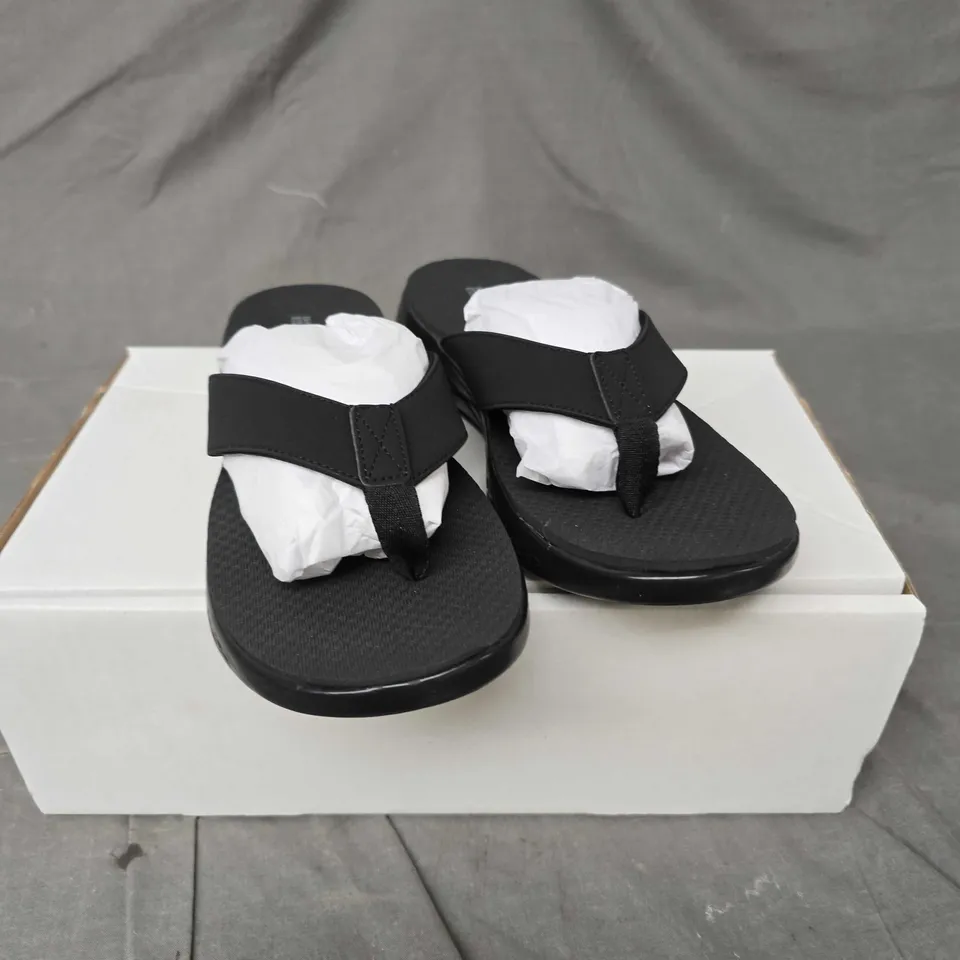 PAIR OF SKECHERS SLIP ONS IN BLACK - 6