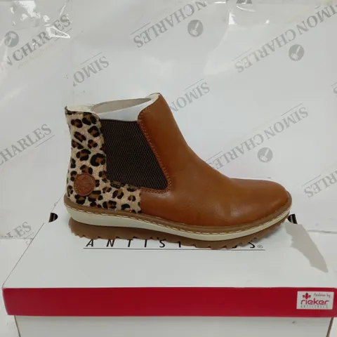 BOXED RIEKER CHELSEA BOOTS, TAN - SIZE 5