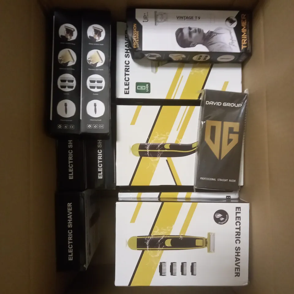 APPROXIMATELY 20 ELECTRIC RAZORS