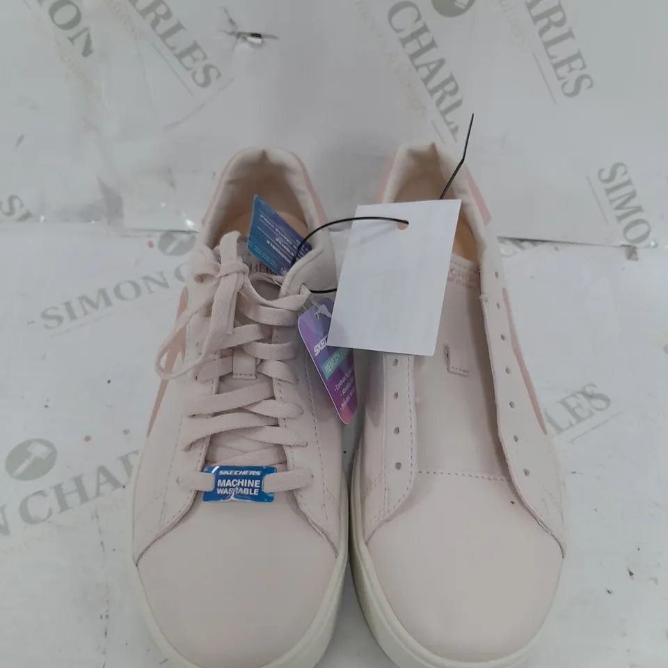 BOXED SKECHERS COURT CLASSICS BLUSH SALMON SIZE 5