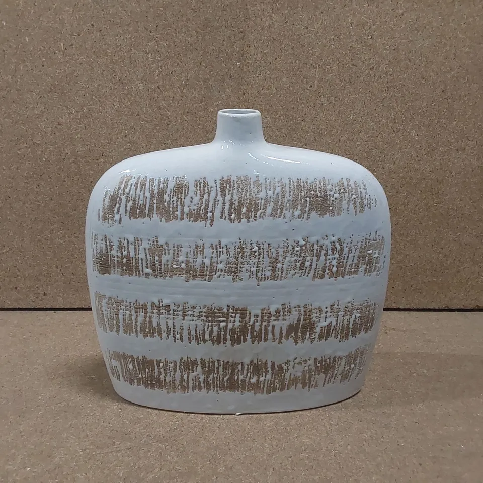 STYLISH WIDE TABLE VASE