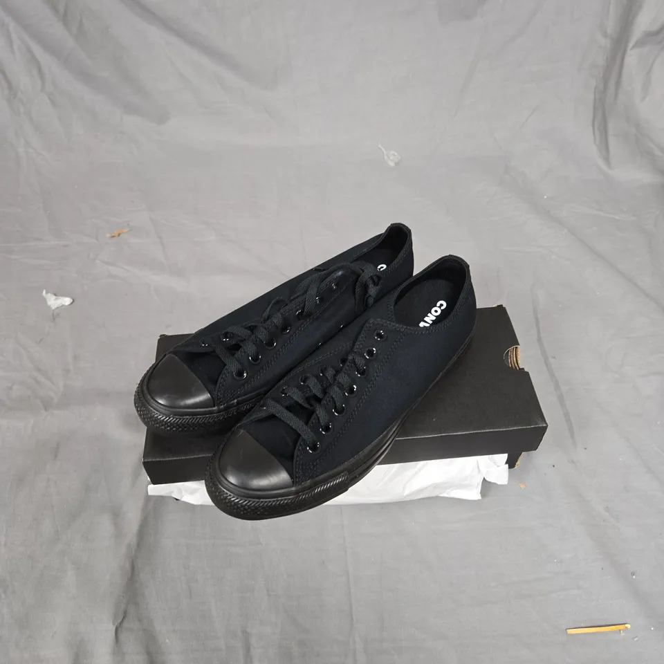 CONVERSE CHUCK TAYLOR ALL STAR BLACK MONOCHROME SNEAKERS – UK 9 (MEN'S)