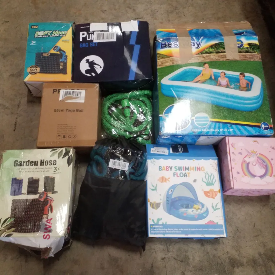 PALLET CONTAINING ASSORTED GARDEN HOSES & INFLATABLES