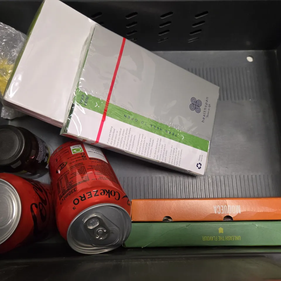 TOTE OF APPROXIMATELY 8 ASSORTED FOOD ITEMS TO INCLUDE - MAGNESIUM GLYCINATE , COCO COLA ZERO SUGAR , THE VEGAN CANDY MAN ETC