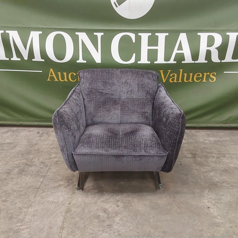 QUALITY DESIGNER ITALIAN MADE SEVILLE FABRIC UPHOLSTERED ARMCHAIR