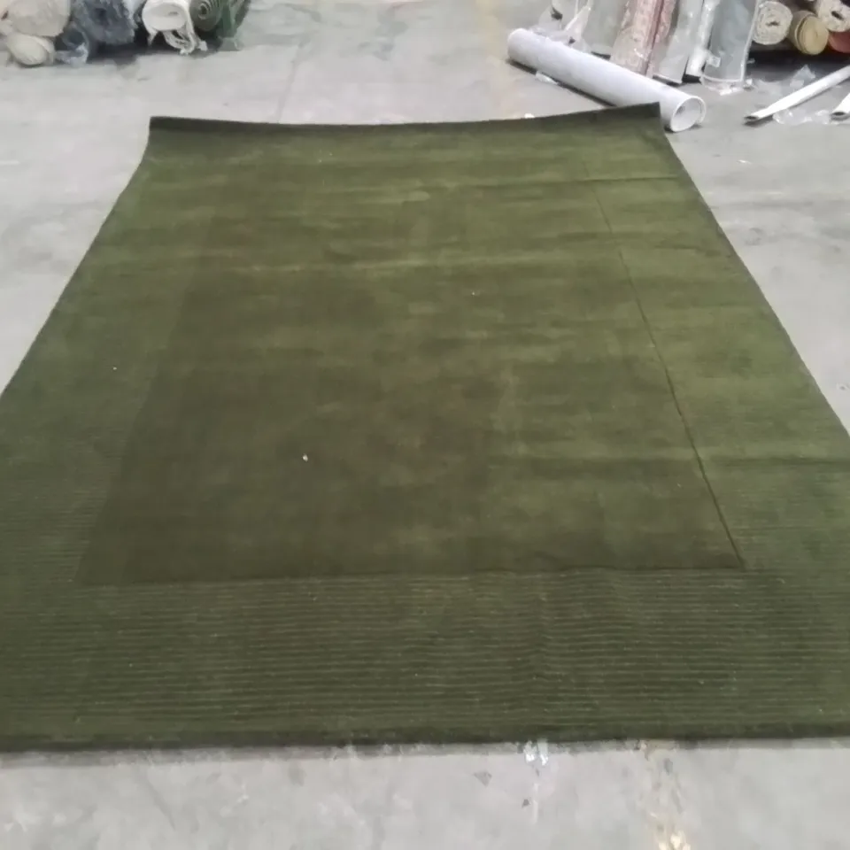 QUALITY DESIGNER AREA RUG - APPROXIMATELY 290X210