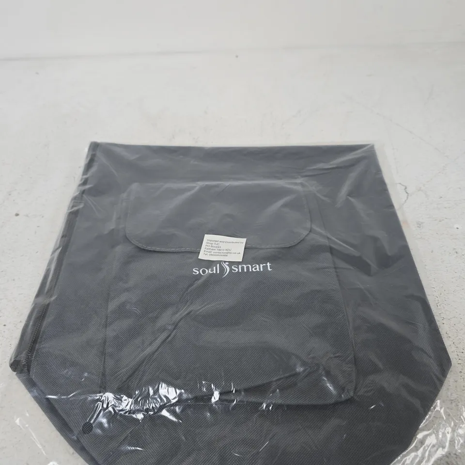 LOT OF 4 SOULSMART GREY BAGS