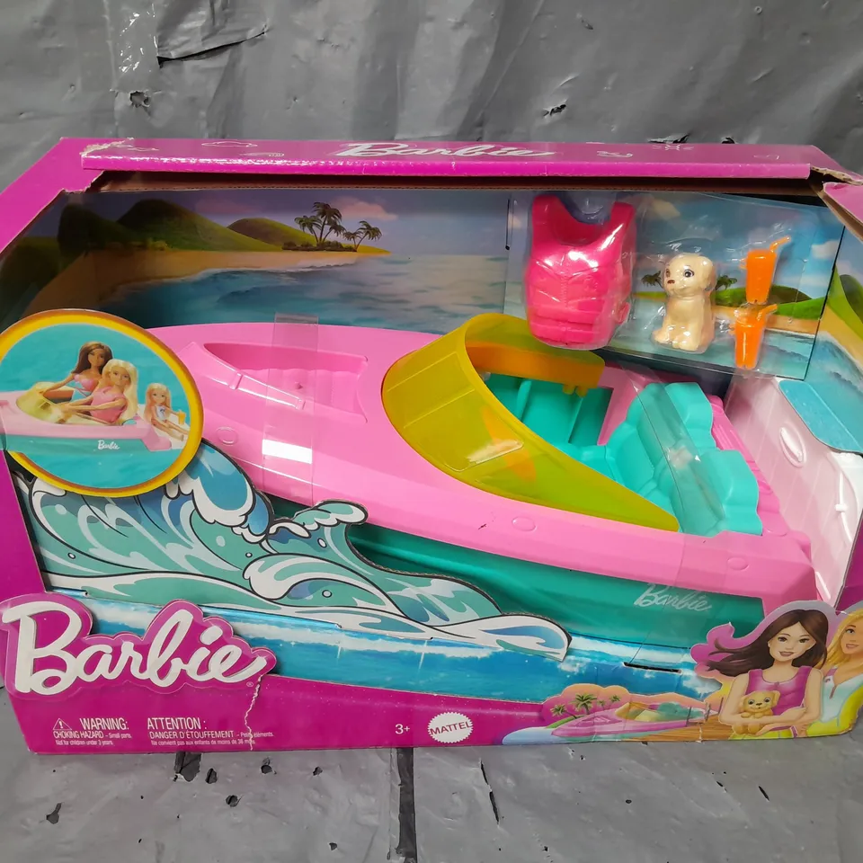 BOXED BARBIE SPEEDBOAT PLAY SET