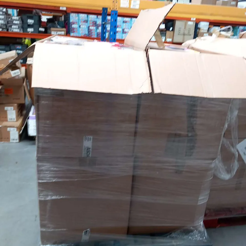 LARGE PALLET OF ASORTED CHILDREN'S BOOKS AND ACCESSORIES TO INCLUDE; BUSY BOOKS, ANNUALS AND CRAFT SETS