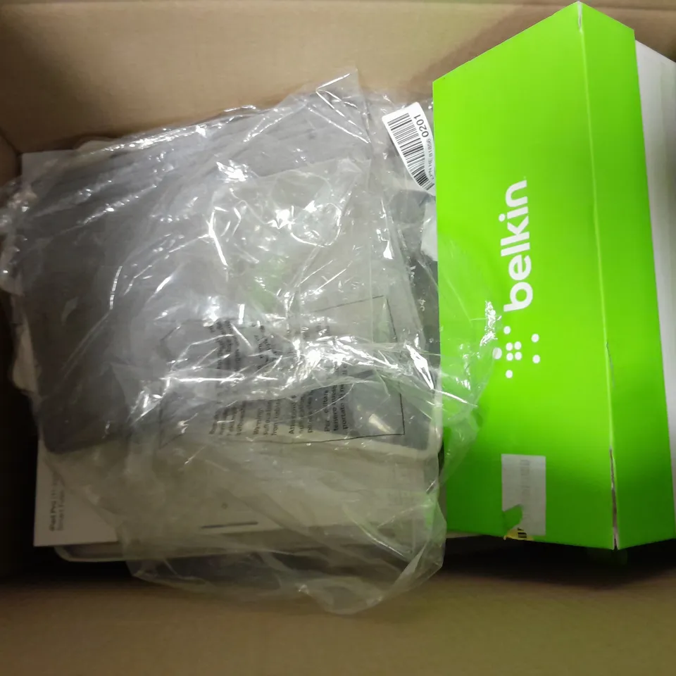 APPROXIMATELY 10 ASSORTED ELECTRICAL ITEMS TO INCLUDE PHONE CASES, APPLE WATCH STRAP, PHILIPS HUE PLAY LIGHT BAR, ETC