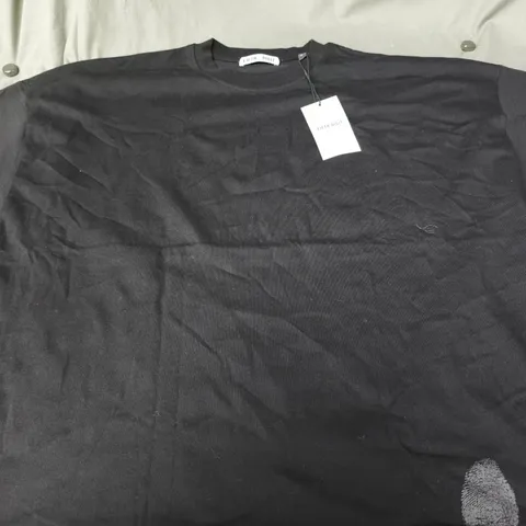 FIFTH DIGIT T-SHIRT – GENETICALLY DIFFERENT - SIZE L