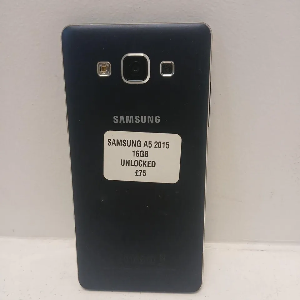 SAMSUNG GALAXY A5 (2015) – 16GB – UNLOCKED