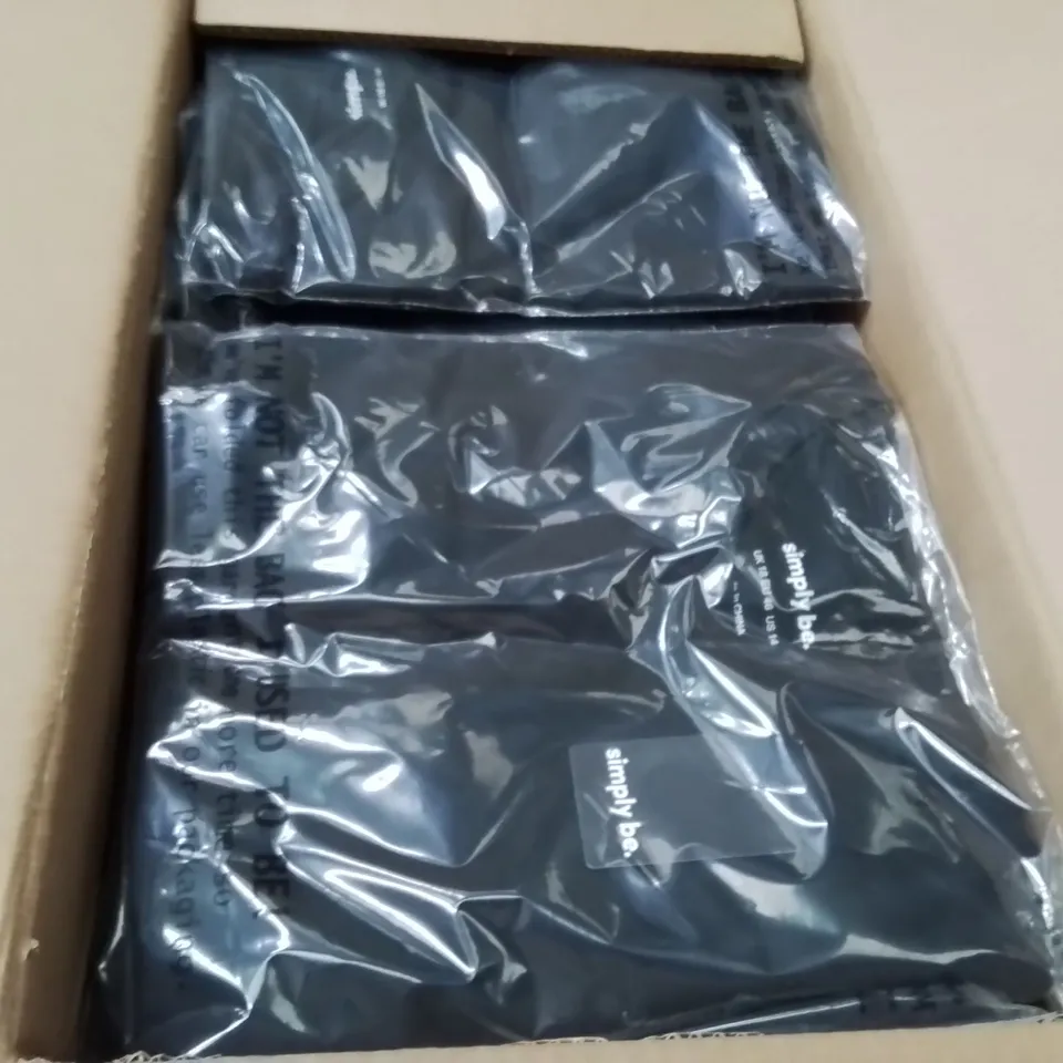 BOXED BRAND NEW APPROXIMATELY 33 SIMPLY BE BLACK ACTIVE T-SHIRT SIZE 18