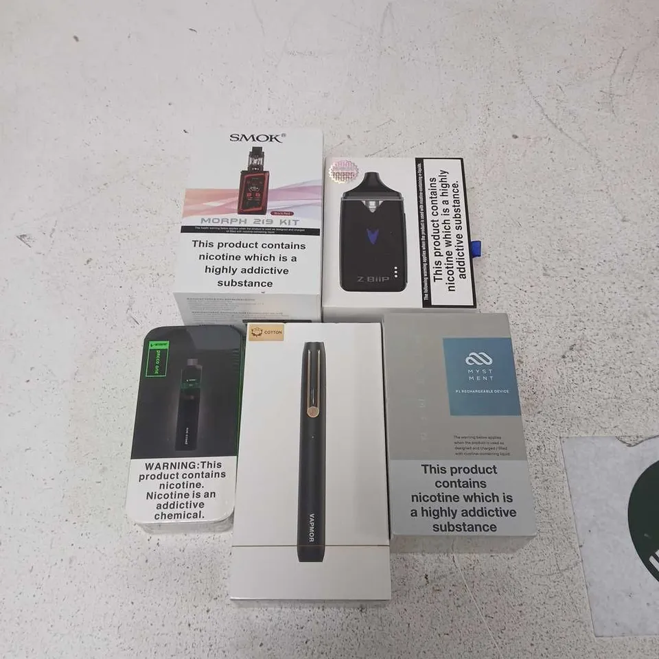 BOX OF APPROXIMATELY 35 ASSORTED E-CIGARETTES AND COMPONENTS TO INCLUDE:  SMOK MORPH 219 KIT 