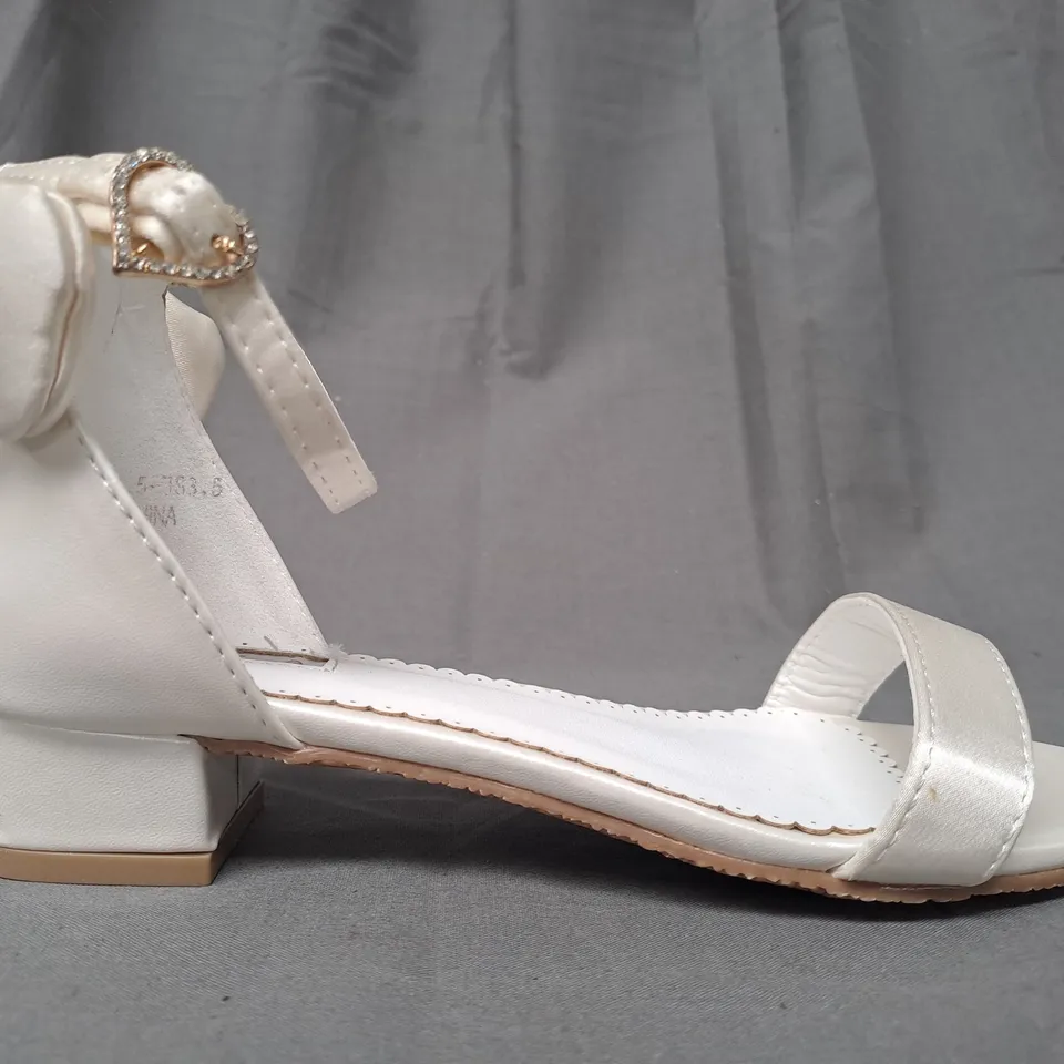 BOXED PAIR OF ANGEL'S FACE OPEN TOE BRIDAL SANDALS IN IVORY EU SIZE 35