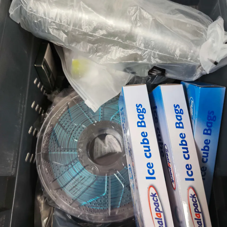 APPROXIMATELY 10 ASSORTED HOUSEHOLD PRODUCTS TO INCLUDE DOOR JAMMER, ICE CUBE BAGS, VIBRATION ALARM ETC 