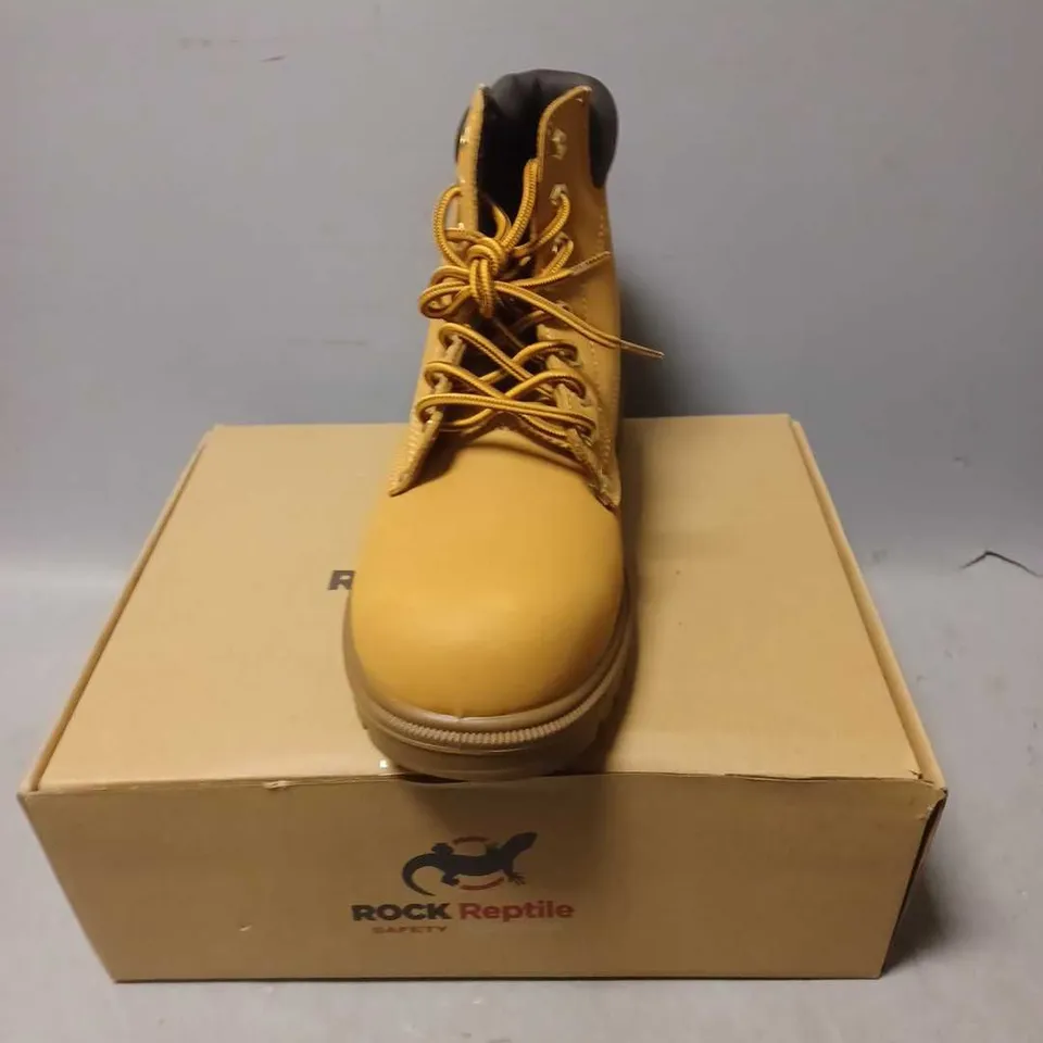 BOXED PAIR OF ROCK REPTILE SAFETY BOOTS IN TAN - 8