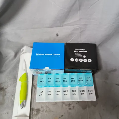 APPROXIMATELY 15 ASSORTED HOUSEHOLD ITEMS TO INCLUDE 7 DAY PILL BOX, ELECTRONIC PEST REPELLER AND WIRELESS NETWORK CAMERA
