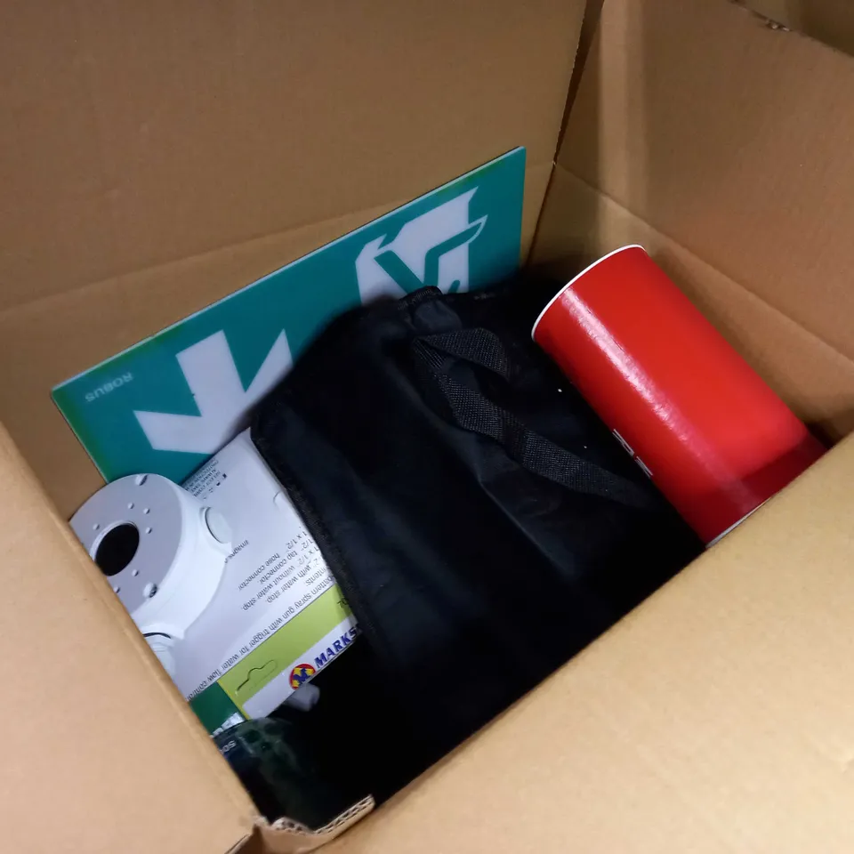 LOT OF APPROX 15 ASSORTED HOUSEHOLD ITEMS TO INCLUDE: ASSORTED BOX ITEMS, BLACK DOOR STOPS, SAMSUNG BOOK COVER