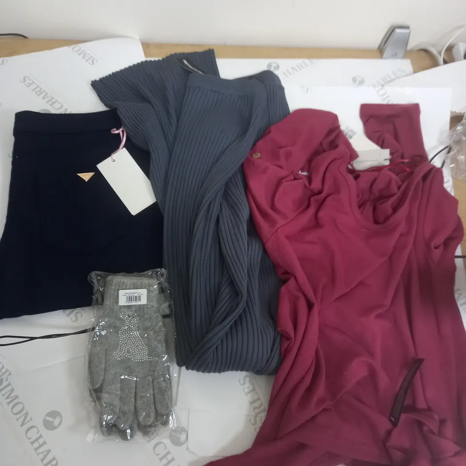 BOX OF APPROXIMATELY 25 ASSORTED CLOTHING ITEMS TO INCUDE - SOCKS , JUMPERS , T-SHIRTS , TROUSERS,ECT 