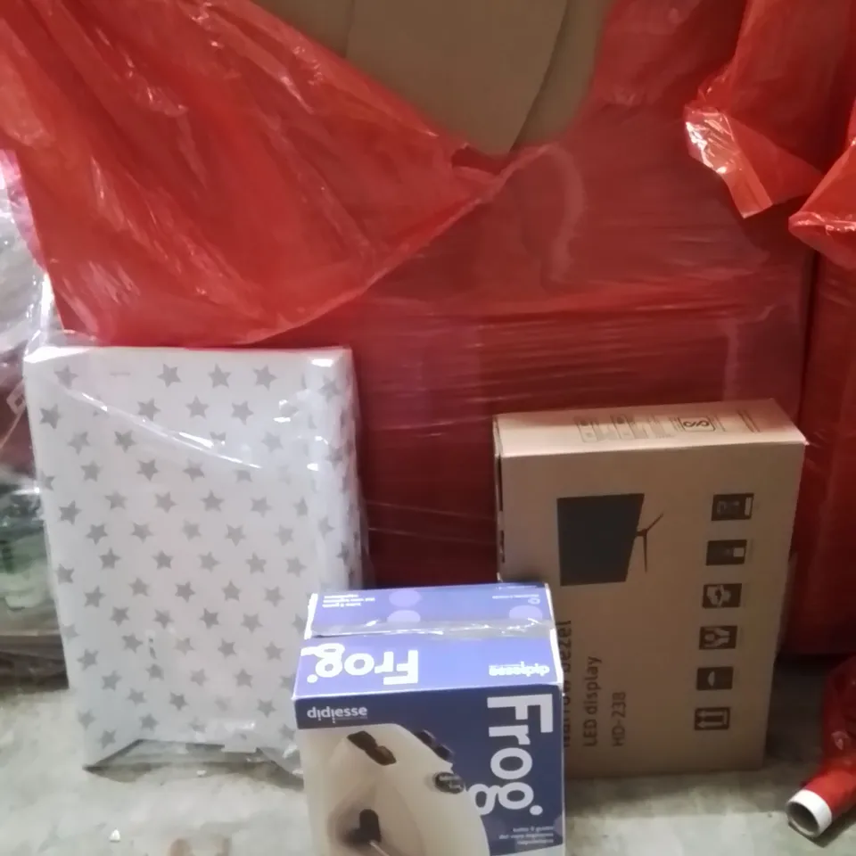PALLET OF ASSORTED HOUSEHOLD GOODS AND PRODUCTS TO INCLUDE;COFFEE MACHINE,BABY CHANGER MAT,MONITOR 