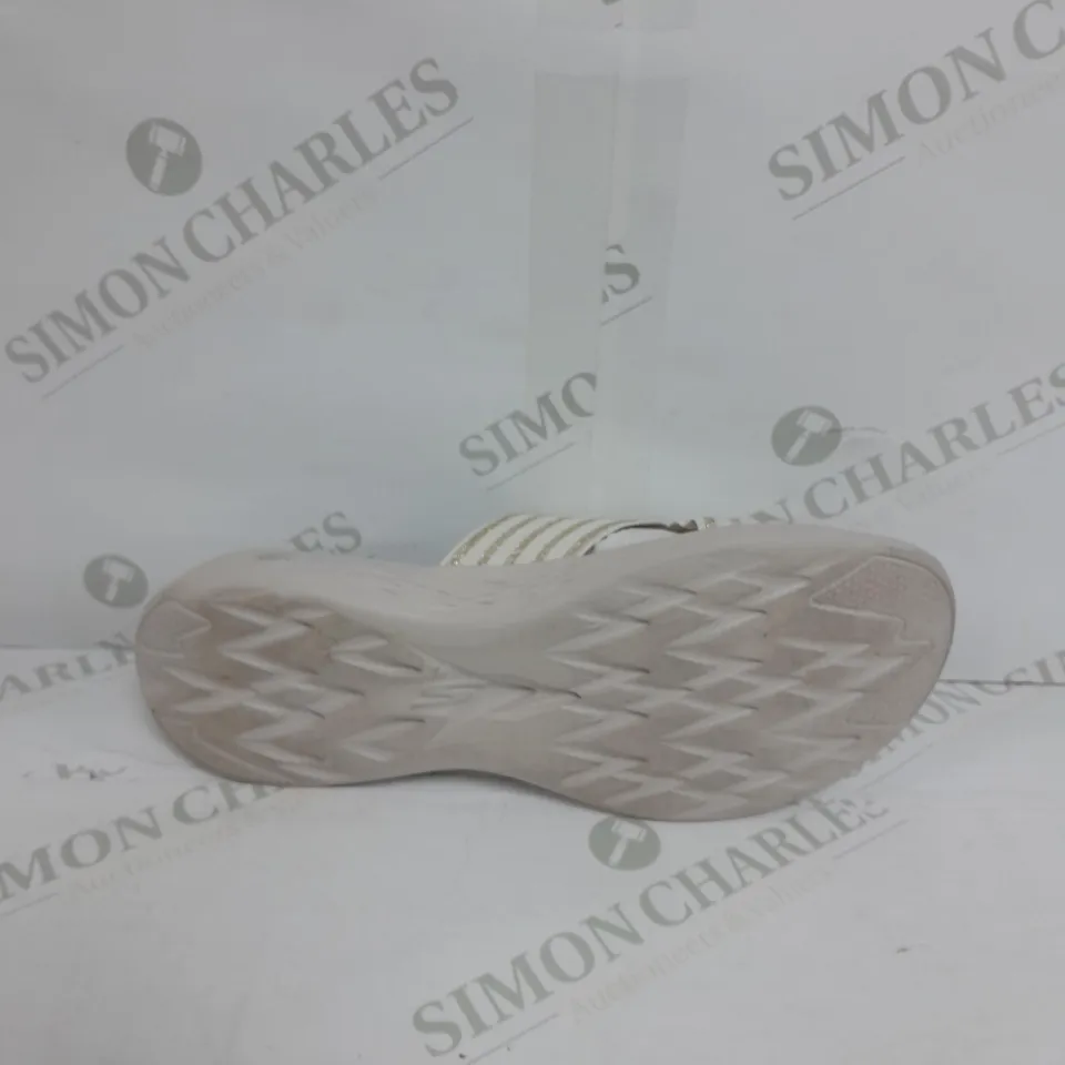 SKECHERS ON-THE-GO 600 STUNNING SLIDE SANDAL SIZE 7