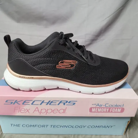 BOXED PAIR OF SKECHERS FLEX APPEAL SNEAKERS – BLACK, MEMORY FOAM - SIZE 7