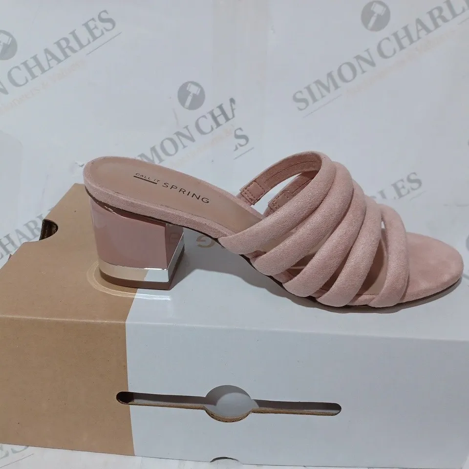 BOXED ALDO ETOCLYA SANDAL - SIZE 4