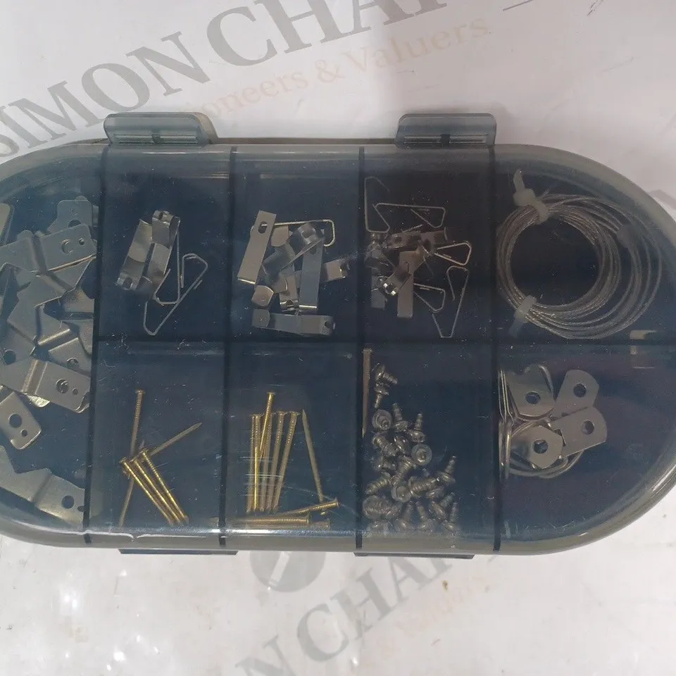 BOXED BUILDCRAFT PICTURE HANGING & LEVELING TOOL
