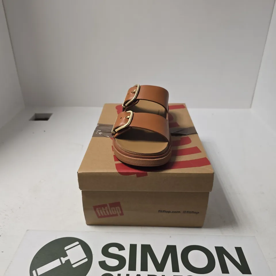 BOXED PAIR OF FITFLOP GEN-FF BUCKLE TWO BAR LEATHER SLIDES SIZE UK 5 