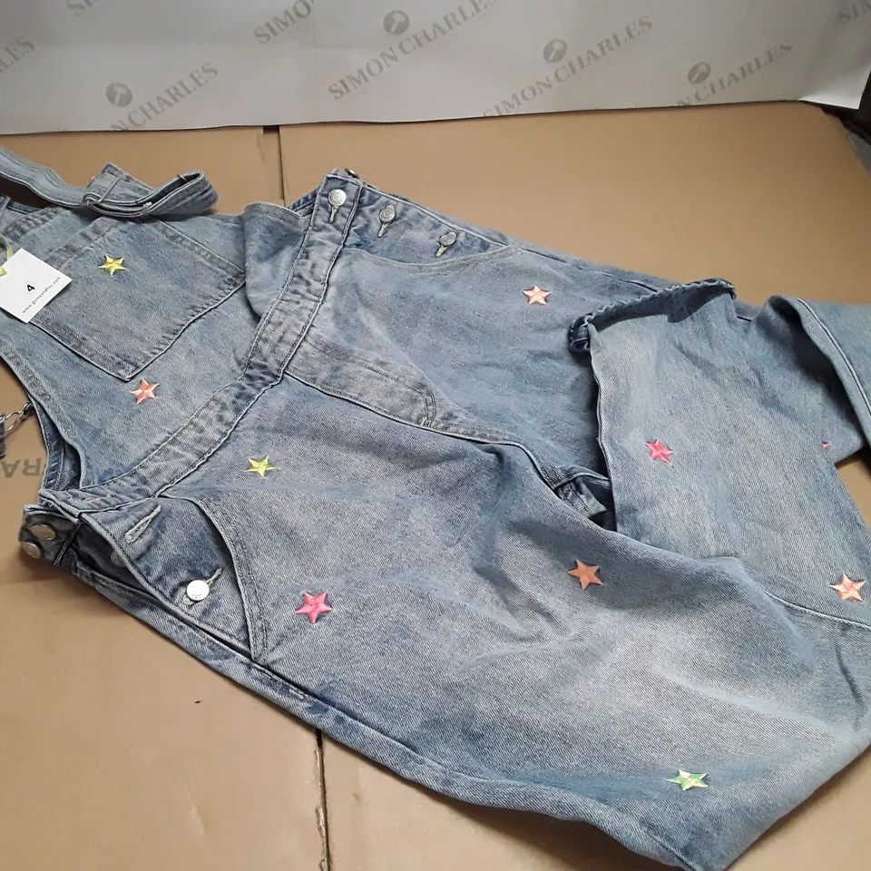 GUSSY AND LOU STAR THEMED DUNGAREES 4