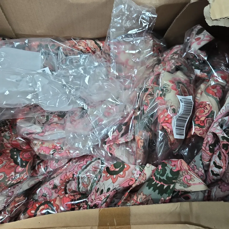 APPROXIMATELY 15 BAGGED MALISSA J PRINTED KIMONO JACKETS IN PINK MULTI FLORAL - SMALL/MEDIUM