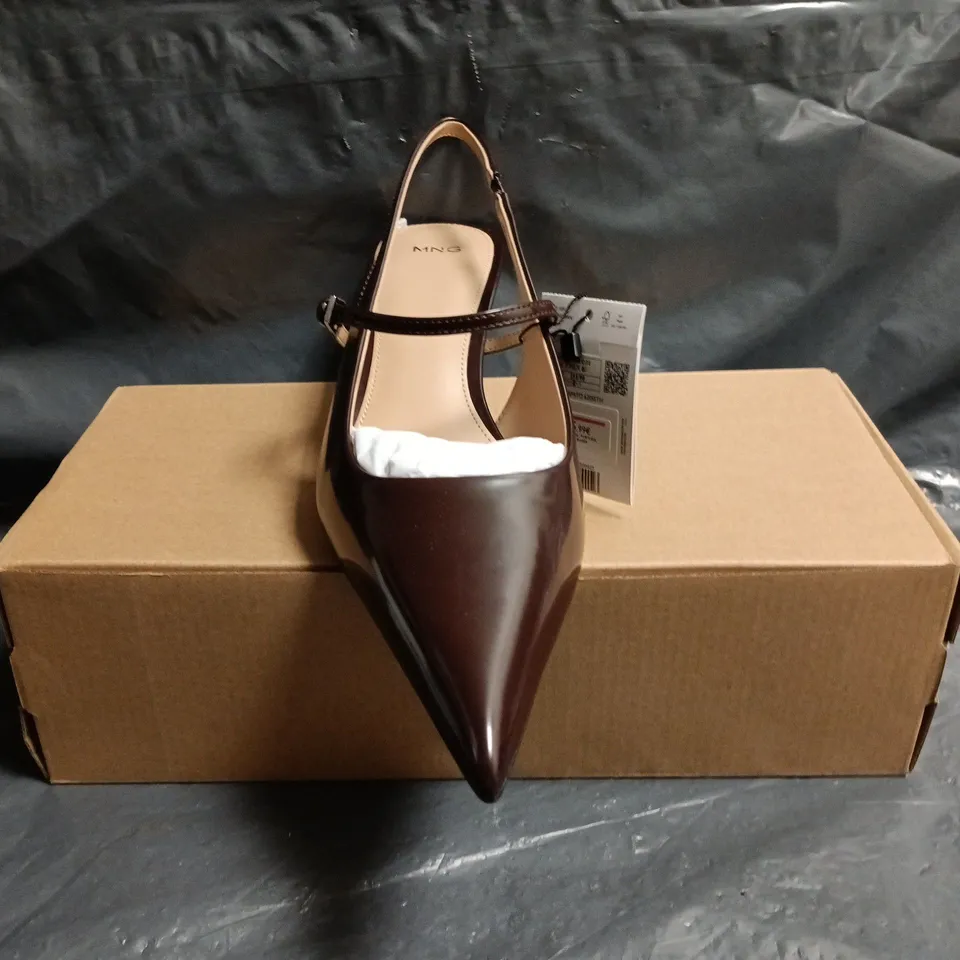 BOXED PAIR OF MNG POINTED TOE SLINGBACK LOW HEELS IN CHOCOLATE SIZE EU 40