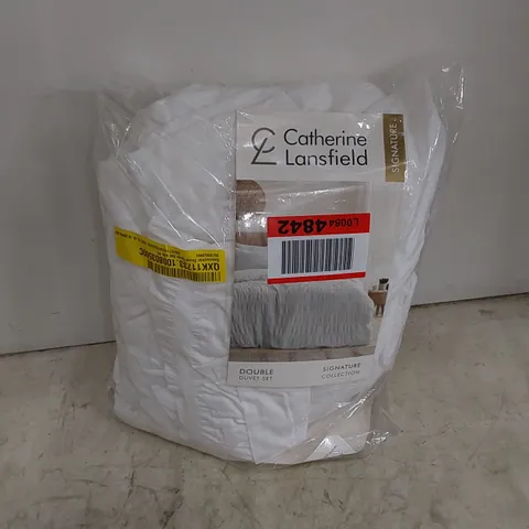BAGGED SEERSUCKER DUVET COVER SET // SIZE: DOUBLE 