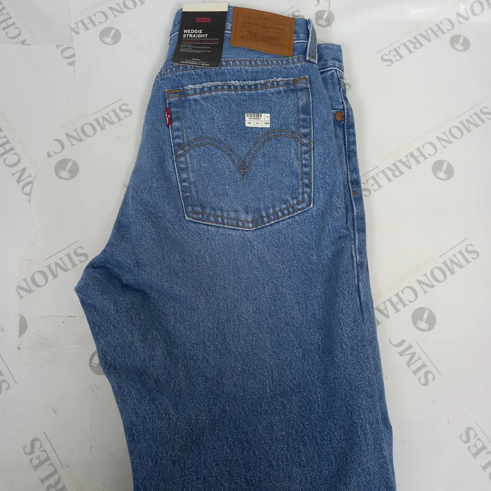 LEVIS STRAUSS WEDGIE STRAIGHT DENIM JEANS SIZE W28