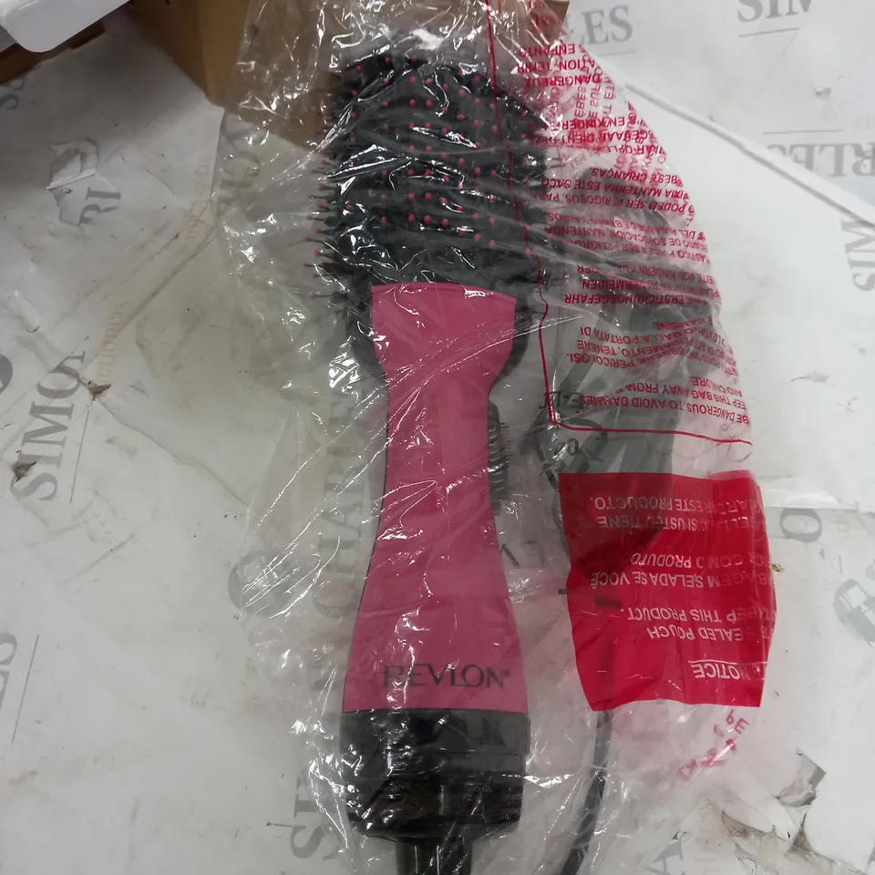 REVLON VOLUMISER - PINK RRP £49.99
