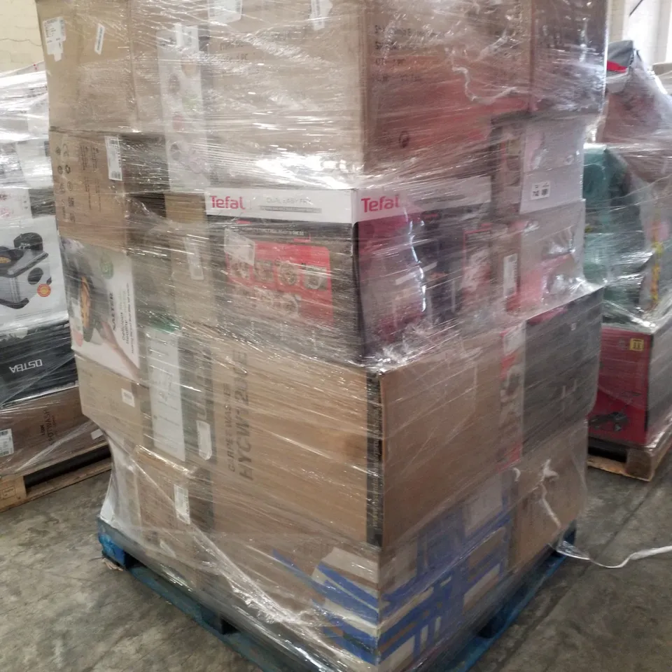 PALLET OF APPROXIMATELY 30 UNPROCESSED RAW RETURN HOUSEHOLD AND ELECTRICAL GOODS TO INCLUDE;