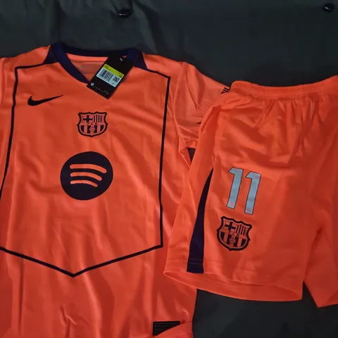 NIKE BARCELONA FOOTBALL KIT SIZE UK 24 - RAPHINHA NUMBER 11