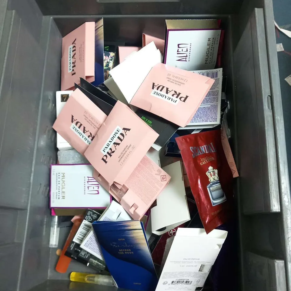 LARGE QUANTITY OF ASSORTED COSMETICS SAMPLES TO INCLUDE; PRADA, DIOR, MUGLER AND YVES SAINT LAURENT
