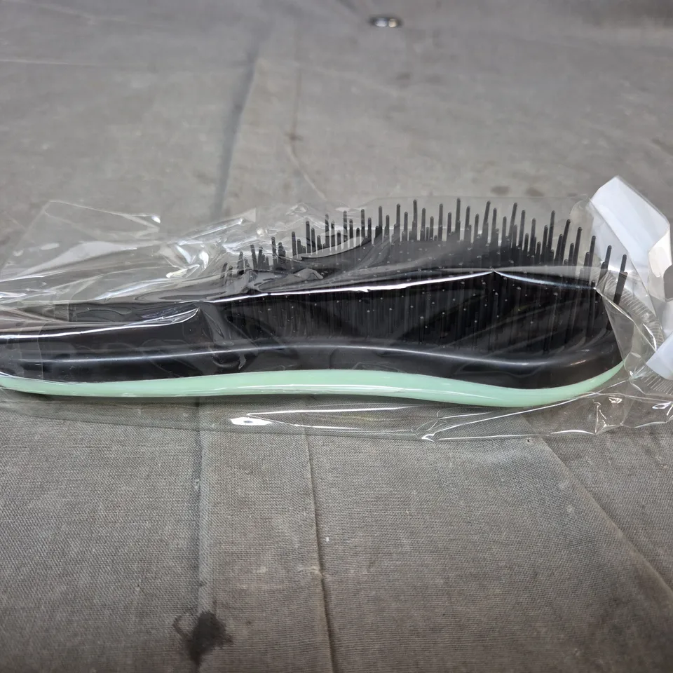 BOX OF 30 ASSORTED GREEN HAIR BRUSHES