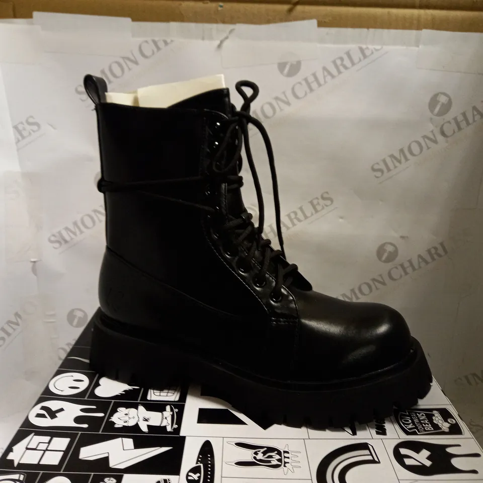 KOI VEGAN ELECTIC MENS MILITARY BOOTS IN BLACK - SIZE 8