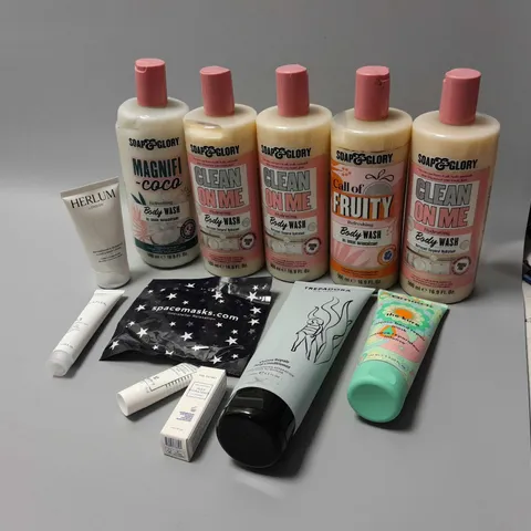 LOT OF BEAUTY ITEMS TO INCLUDE SOAP AND GLORY BODY WASH, ETC